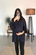 LÉON – Chemisier satiné de grossesse oversize